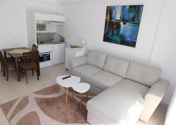 Elatos 3* קליטוריה